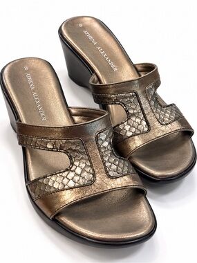 Athena Alexander Metallic Bronze Pewter Snakeskin Wedge Sandals Size 8